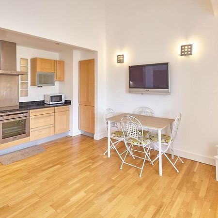 Host & Stay - Penthouse Pad Scarborough Buitenkant foto