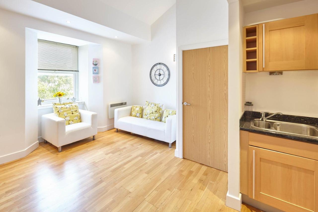 Host & Stay - Penthouse Pad Scarborough Buitenkant foto