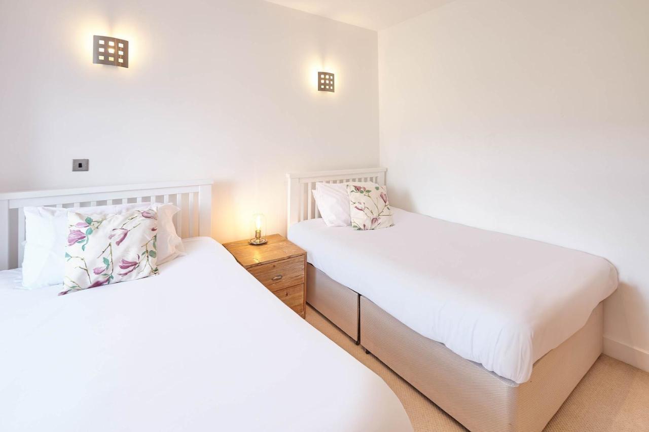 Host & Stay - Penthouse Pad Scarborough Buitenkant foto