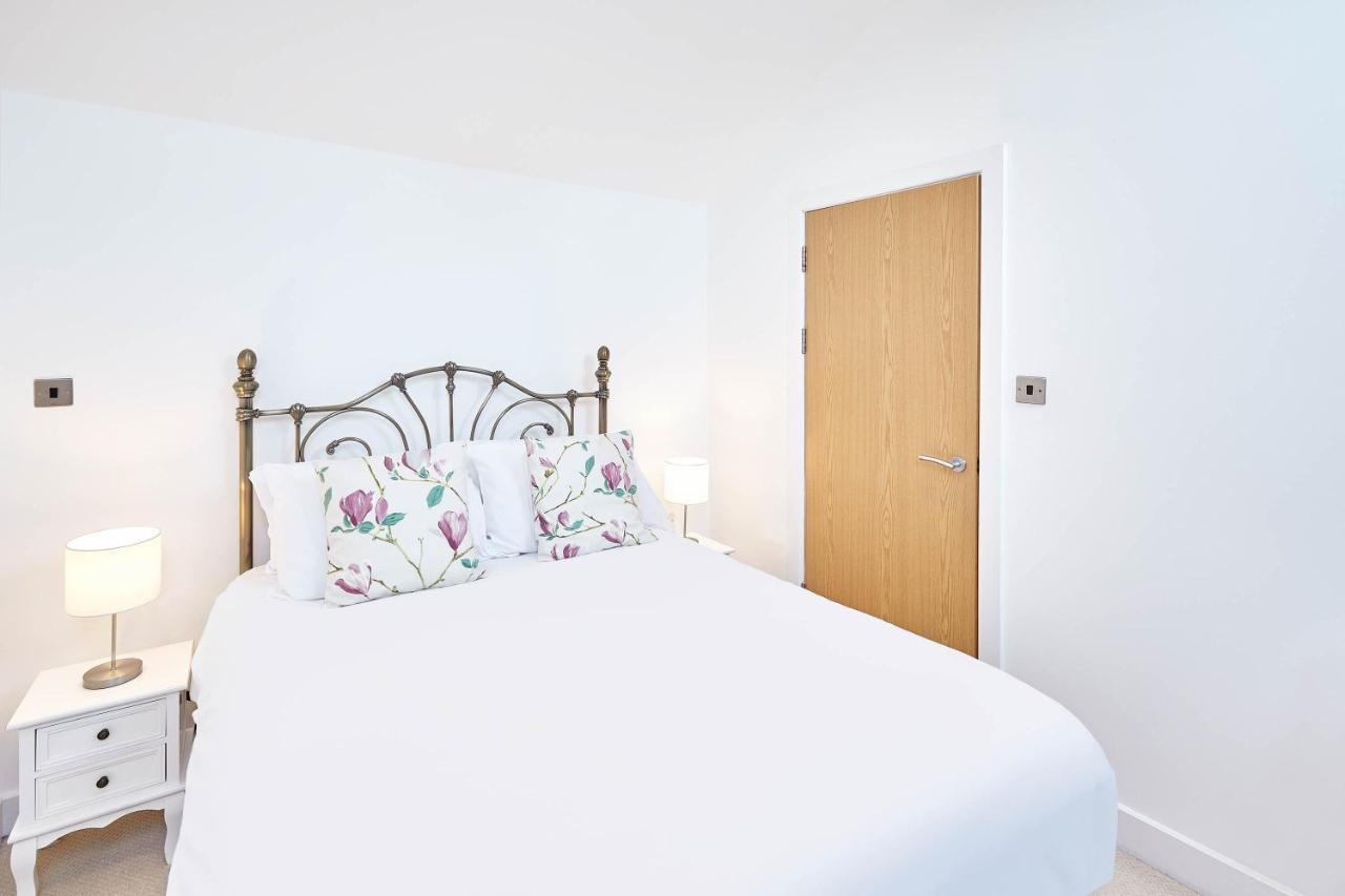 Host & Stay - Penthouse Pad Scarborough Buitenkant foto